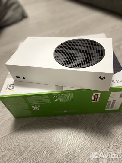 Xbox series s 2 геймпада