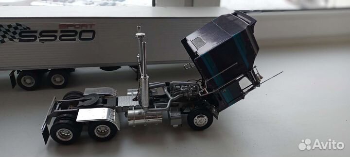 Модель kenworth 1/24