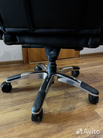 Компьютерное кресло