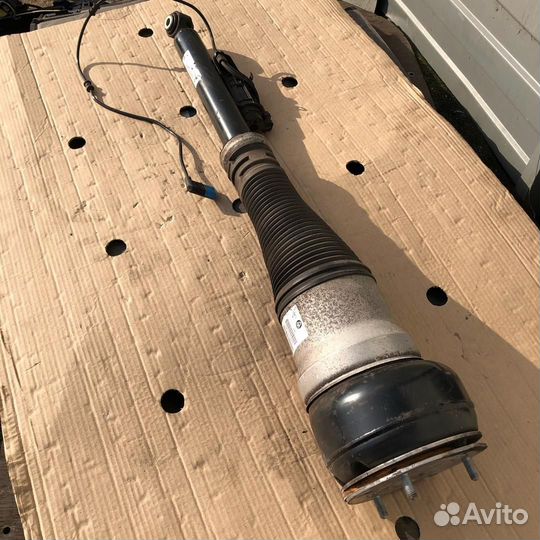 Пневмостойка задняя правая Mercedes-Benz S-Класс