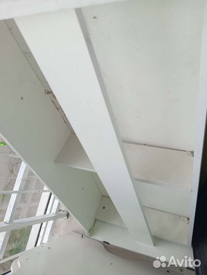 Детская кроватка с маятником и ящиком