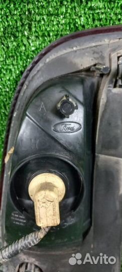 Фонарь задний левый Lincoln Navigator UN173