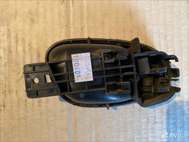 Ручка двери внутренняя передняя левая