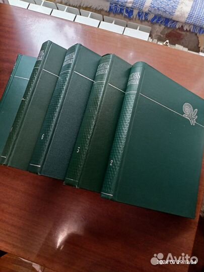 Жизнь животных. Книги. 5 томов