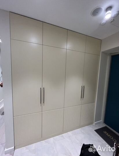 Шкаф распашной