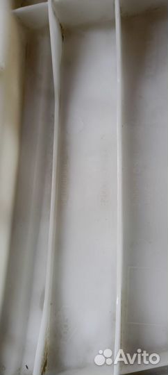 Обшивка средней стойки правая, верхняя Renault