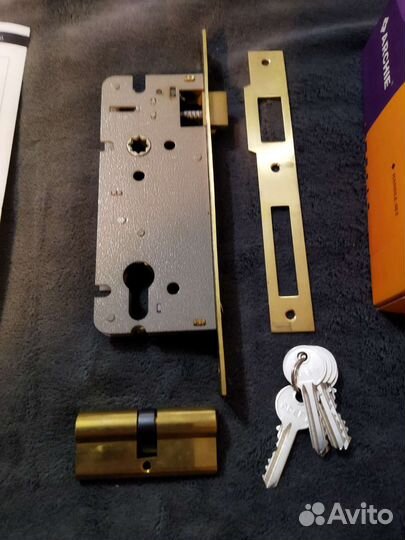 Дверной замок adrpt (испания) с комплектом ручек