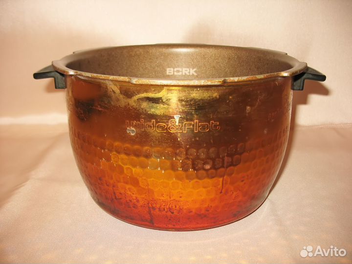 Чаша мультиварки Bork U700, оригинал