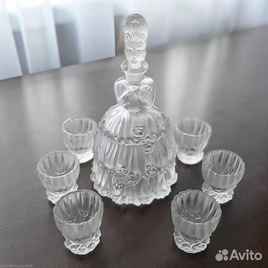 Антикварный набор -графин +6рюмок.1930г.Богемия
