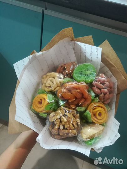 Съедобные букеты из сухофруктов, орехов, подарок