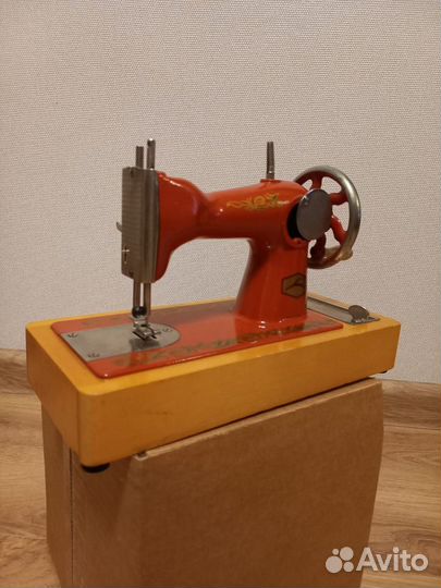 Детская швейная машина СССР