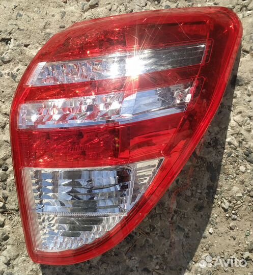 Фонарь задний Toyota Rav4 2006-2012 правый