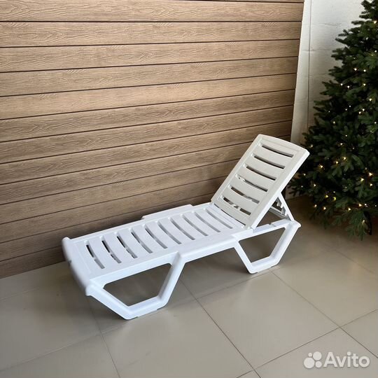 Шезлонг пластиковый для пляжа опт и розница