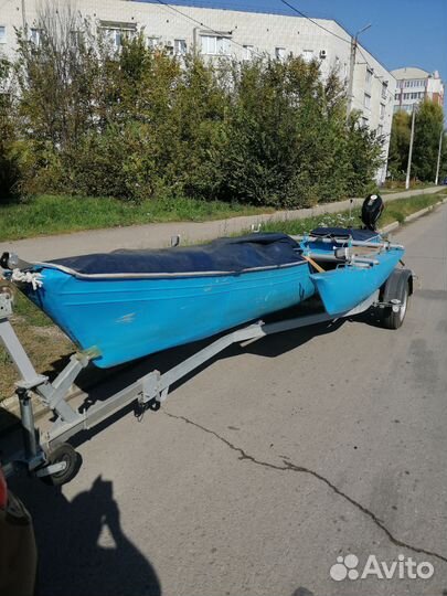 Парусно-гребной тримаран 