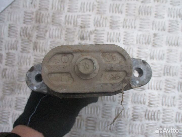 Опора двигателя задняя Hyundai IX35