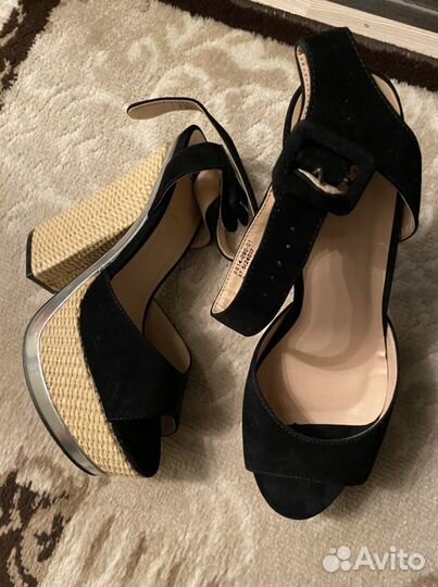 Босоножки новые 37,5 женские