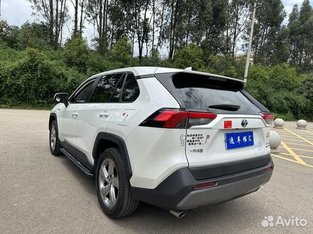 Toyota RAV4 2.5 AT, 2021, 31 000 км