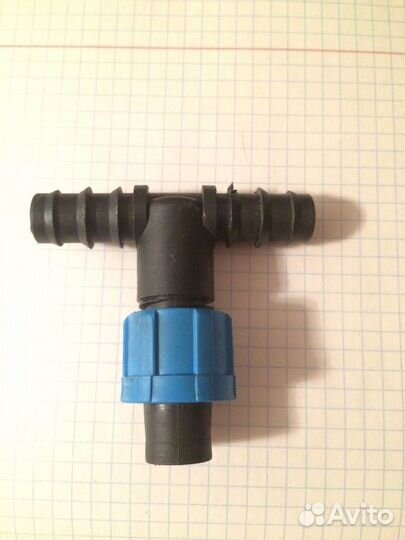 Переходник с капельной трубки на капельную ленту