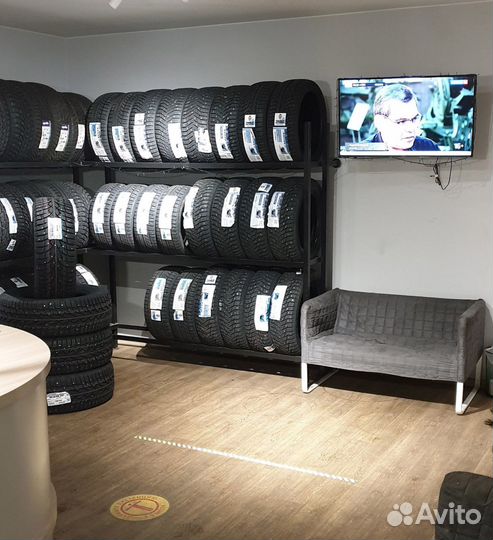 Westlake SA37 265/45 R21 104W