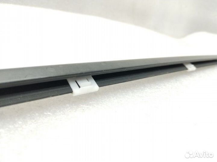 Молдинг стекла двери передний правый Kia Ceed CD