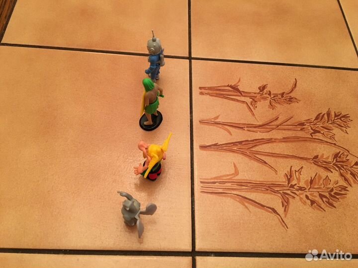 Фигурки Kinder Surprise