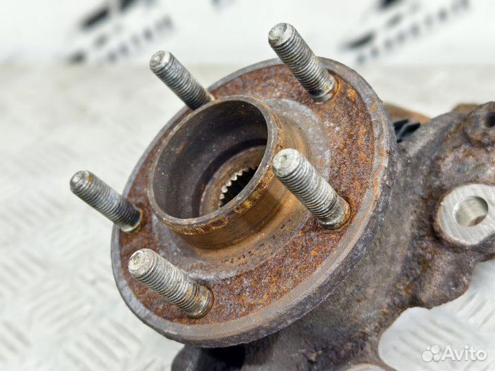 Кулак поворотный передний правый Ford Focus 3 1.6
