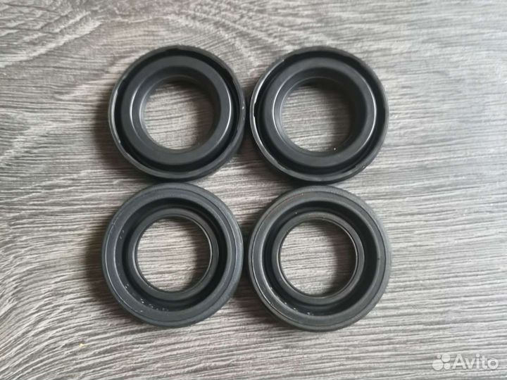 Toyota сальник свечи 1119376020