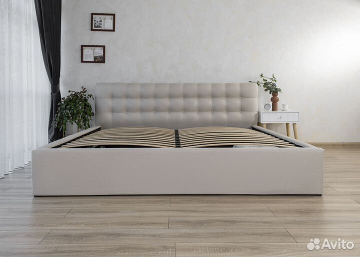 Кровать Евро 200 на 200 с мягким изголовьем