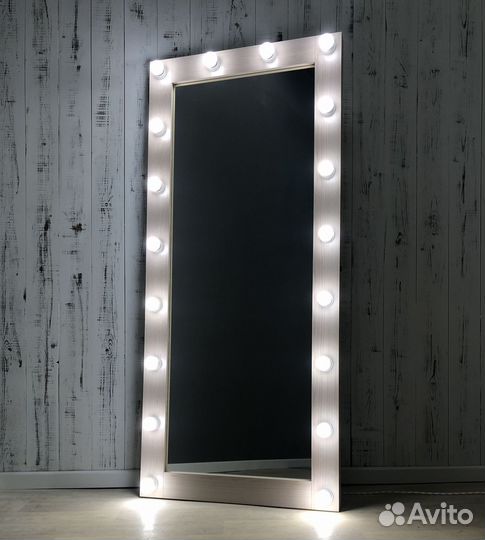 Зеркало с подсветкой