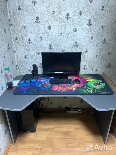 Игровой компьютерный стол