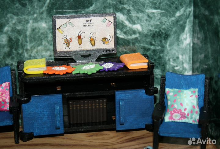 Набор кукольной мебели 1:12 