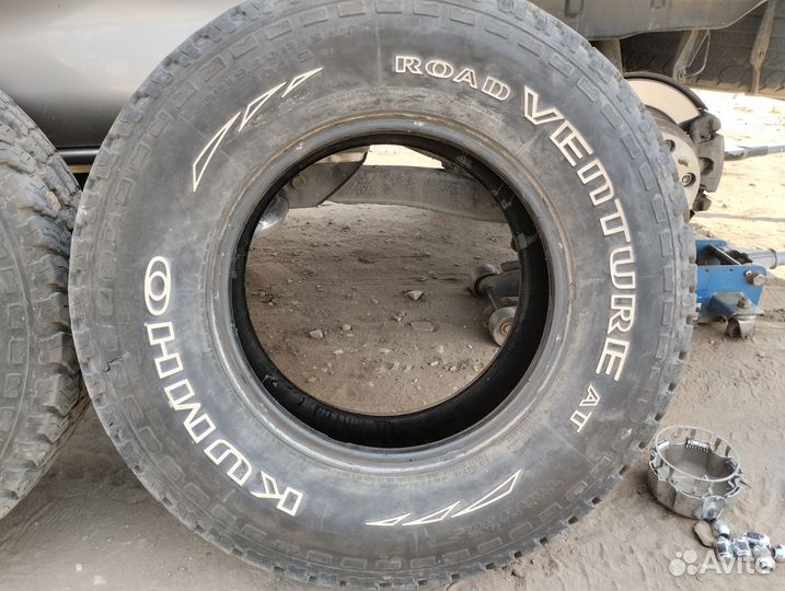 Kumho Road Venture AT61 245/9.5 R15 104B