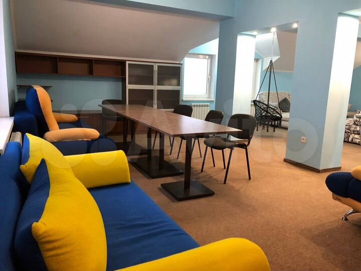 Коттедж 433 м² на участке 4,3 сот.