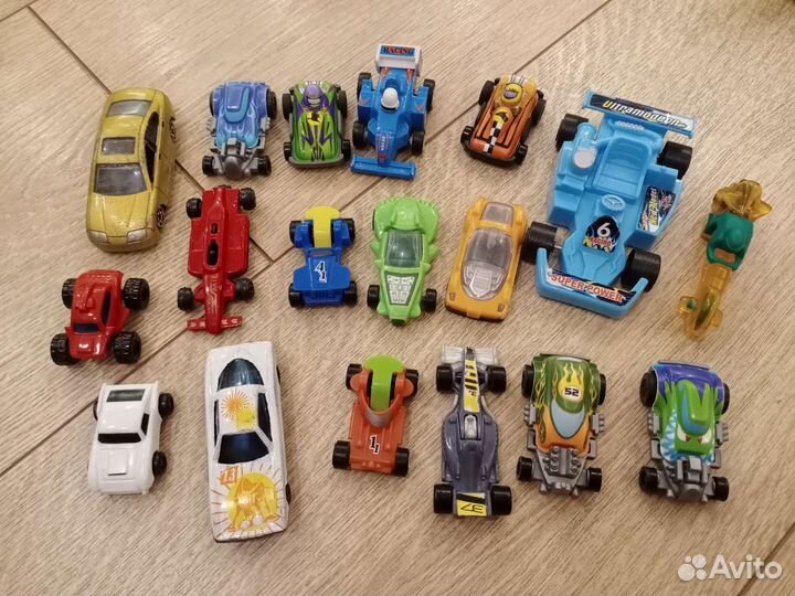 Много машинок