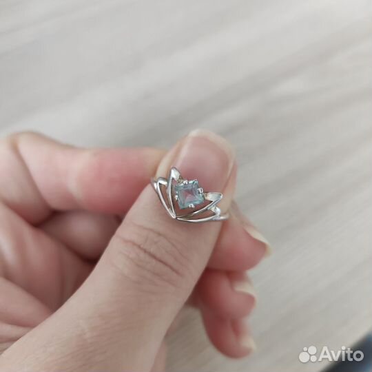 Кольцо с топазом