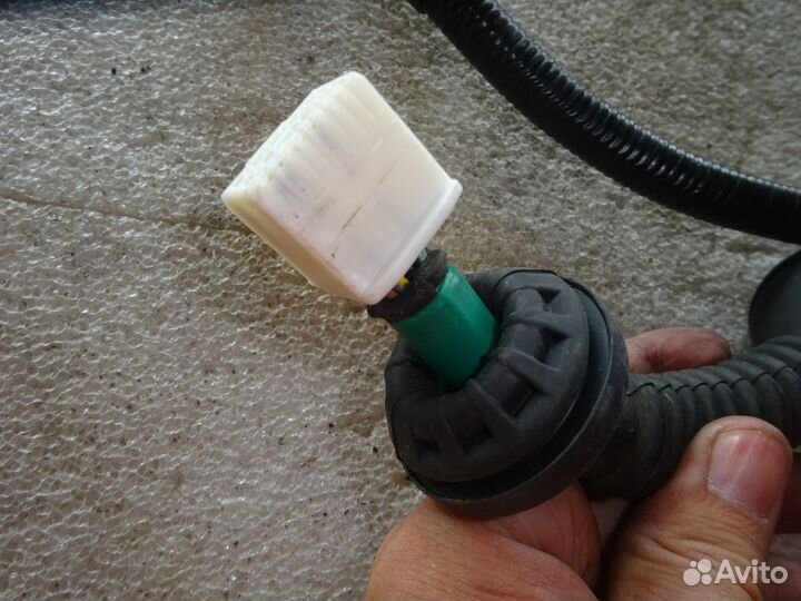 Проводка двери задней правой Toyota Harrier 2003