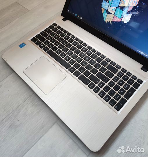 Asus отл сост\Intel 2x 2800mg\SSD\DDR4\акб 4ч