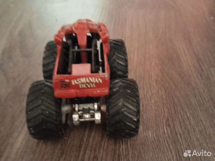 Машинка hot wheels monster truck