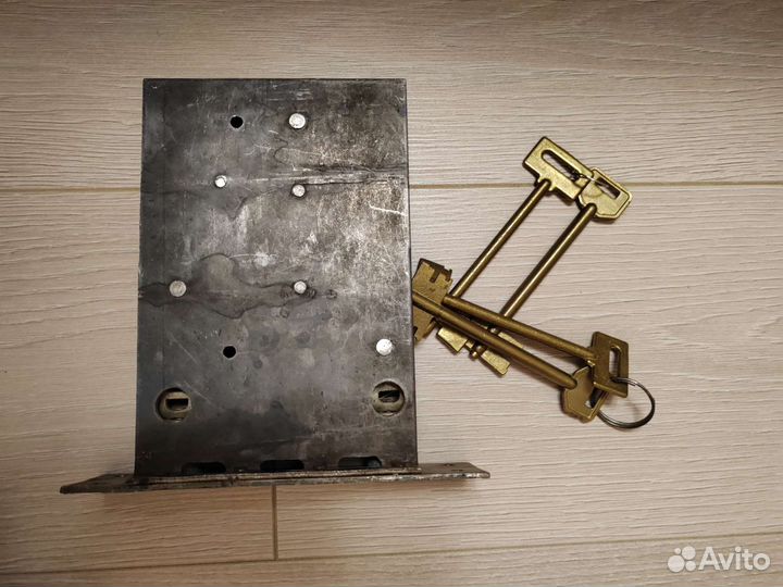 Большой замок для гаража, сейфа