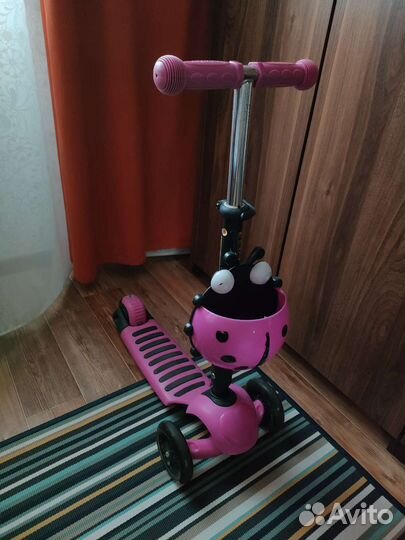 Самокат трехколесный Scooter