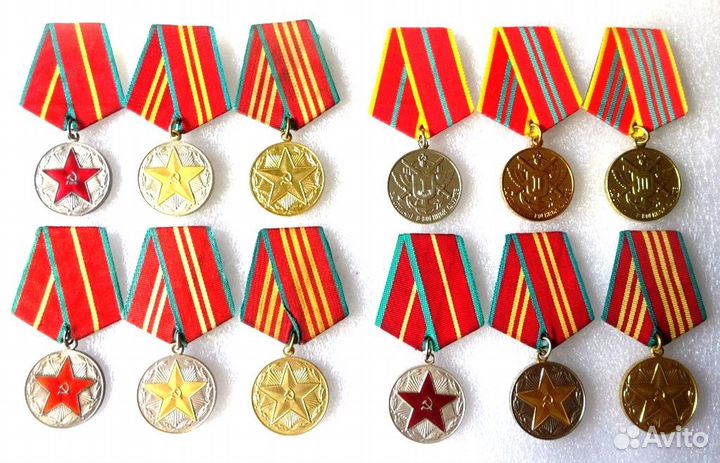 Знаки, медали