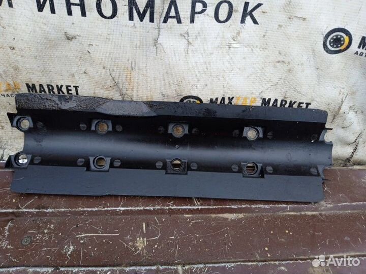 Клапанная крышка Volkswagen Passat 1988 (б/у)