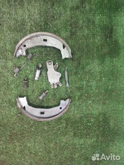 Комплект колодок ручника Bmw 116I F20 N13B16A 2012