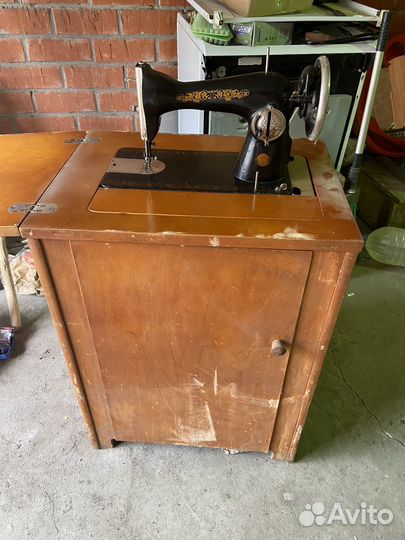 Швейная машина пмз им.Калинина