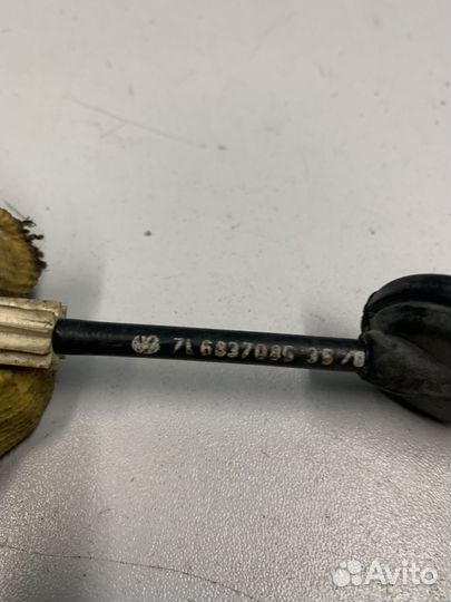 Трос открывания двери VW Touareg 02-10г 7L6837085