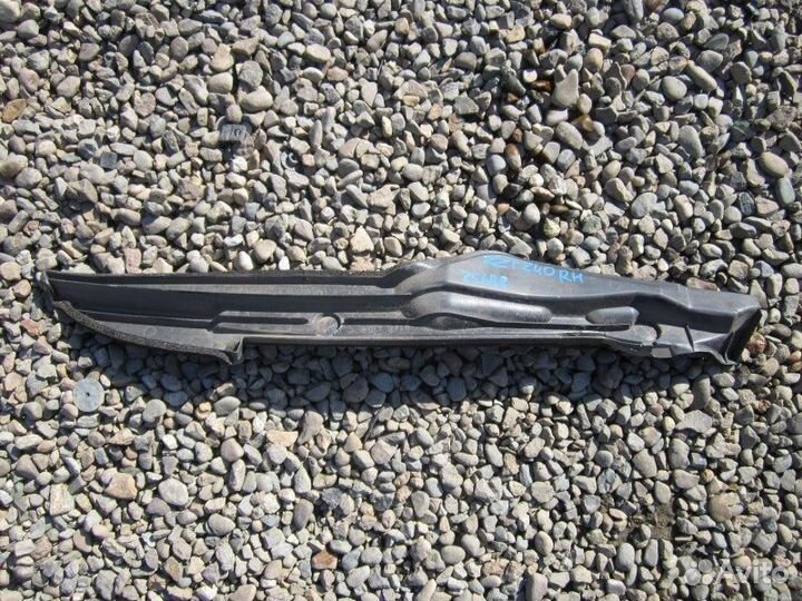 Пыльник крыла правый Toyota Allion ZZT240 1ZZ-FE