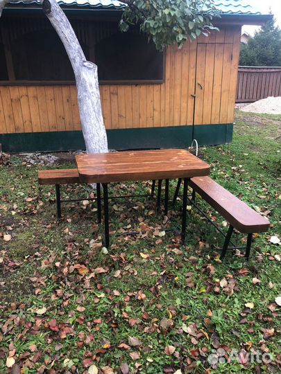 Стол и две лавки