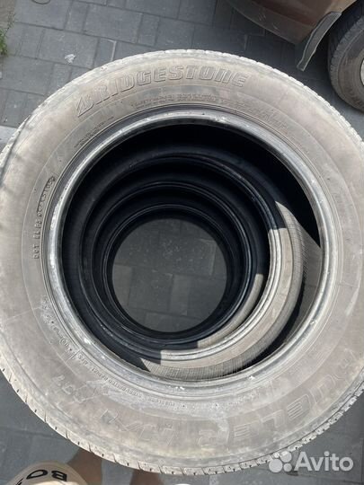 Bridgestone Dueler H/T 687 225/65 R17