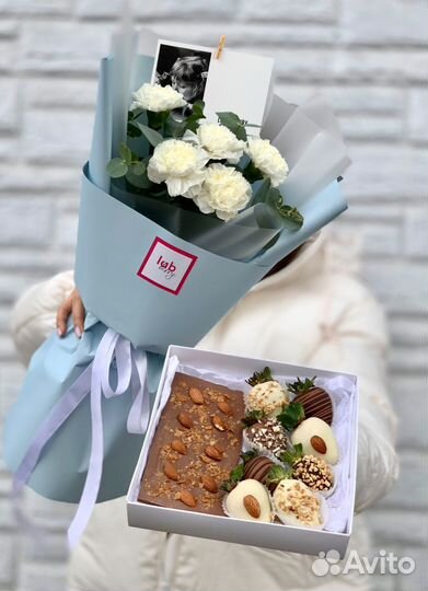 Комбо клубника в шоколаде + цветы