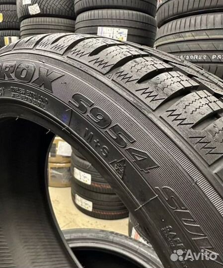 Toyo Snowprox S954 245/45 R20 103V